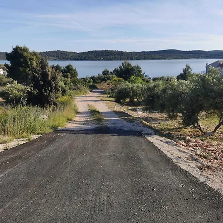 Standard Two Bedroom Mobile With Sea View And Terrace * Pirovac