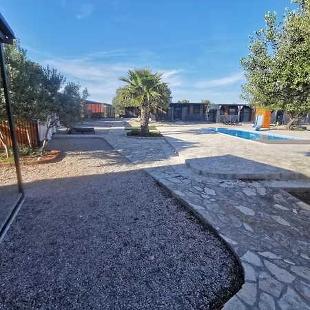 Standard Two Bedroom Mobile With Sea View And Terrace Dom wakacyjny Pirovac