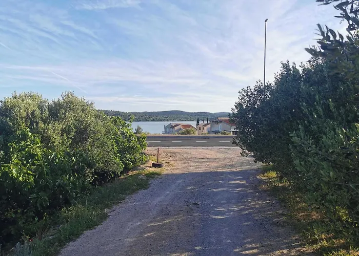 別荘 Standard Two Bedroom Mobile With Sea View And Terrace ピロヴァッツ